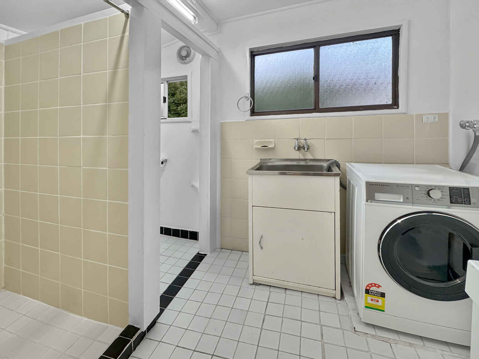 6 Fourth Street South Littleton Lithgow