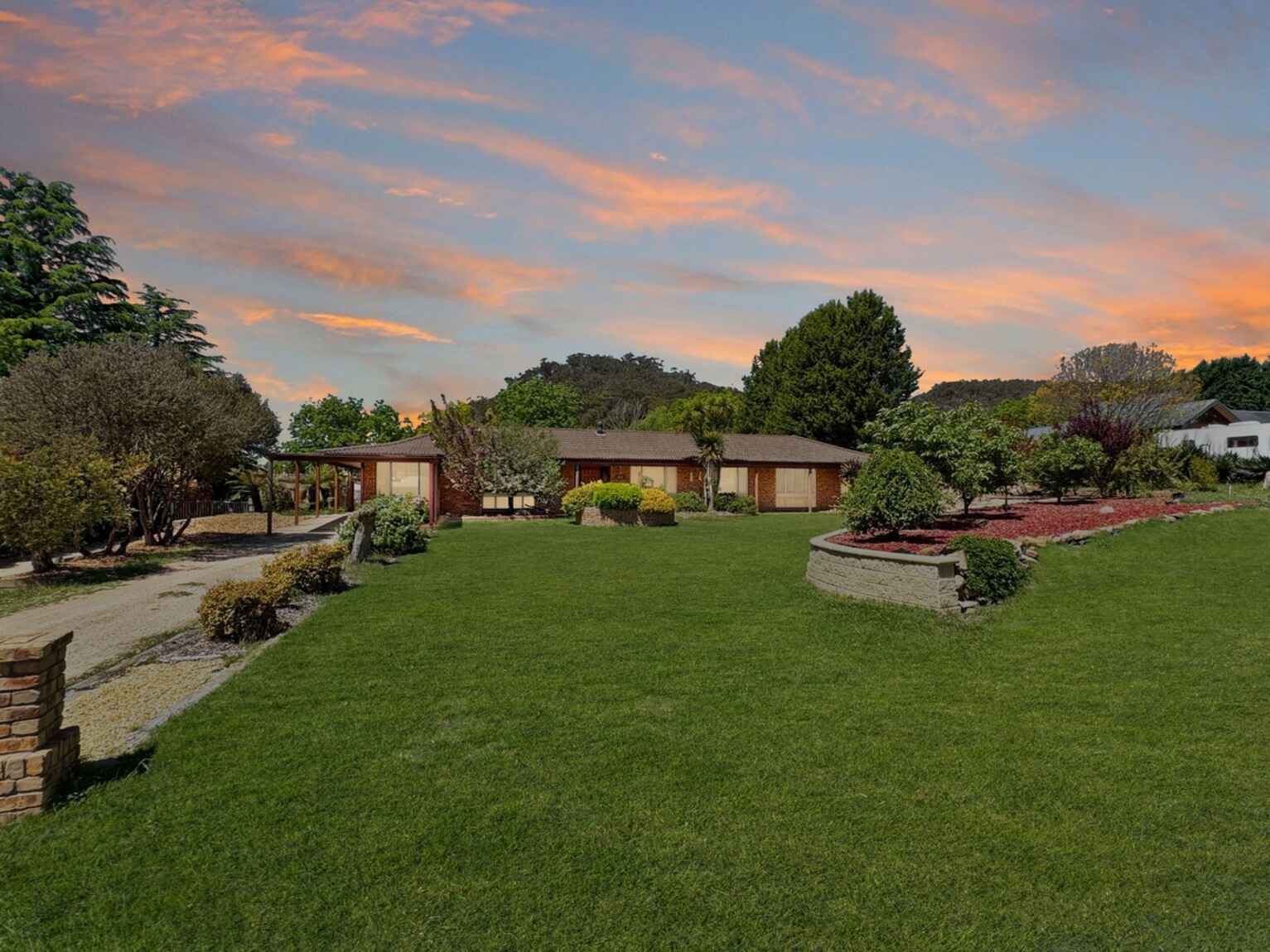 6 Girraween Drive Marrangaroo 6 Girraween Drive Marrangaroo