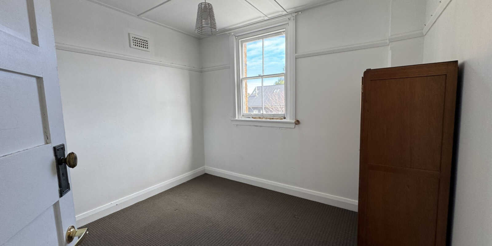 8B Wolgan Street Portland
